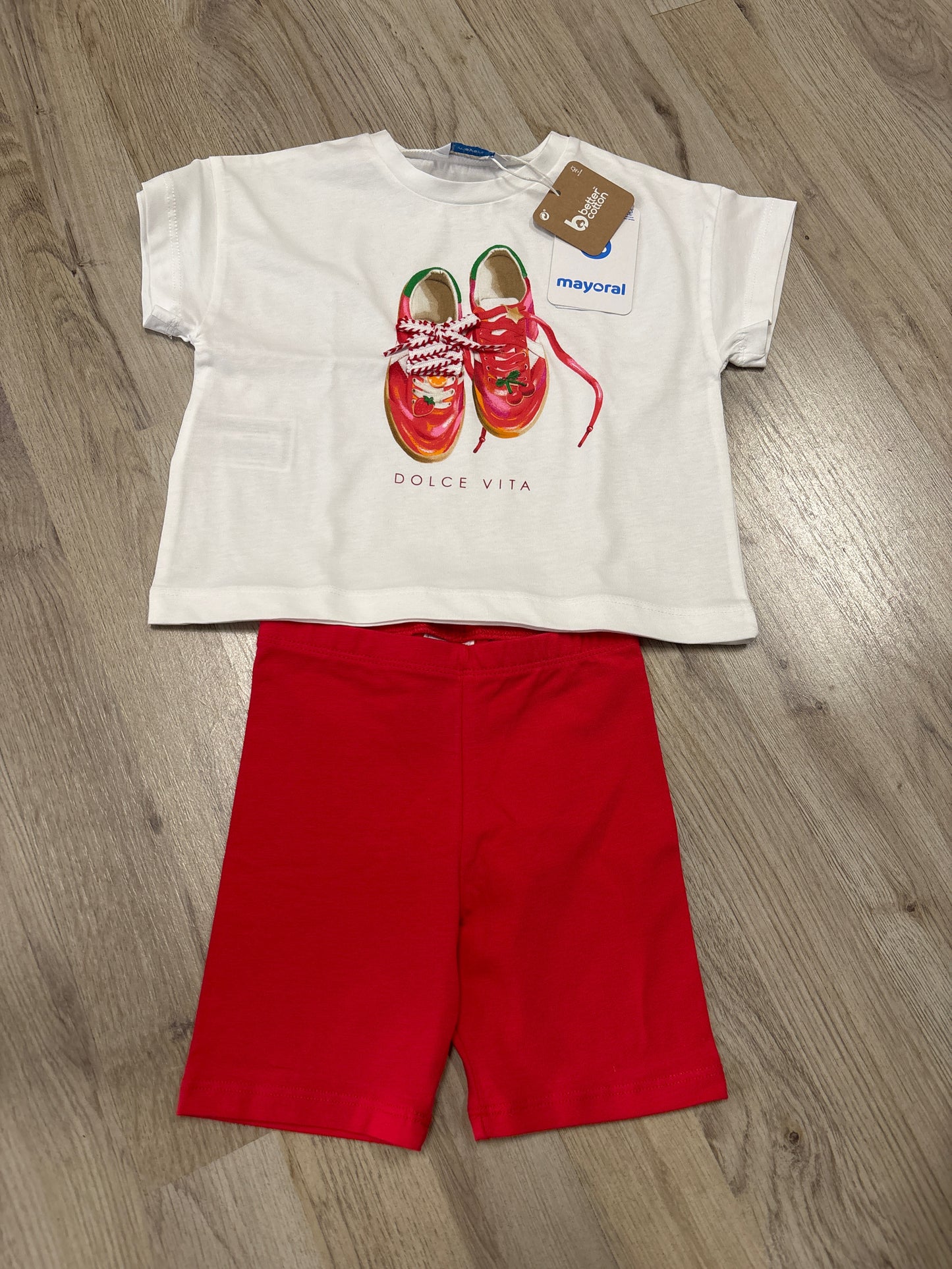 Completo Estivo Bimba Mayoral – T-Shirt "Dolce Vita" e Shorts Rossi in Cotone Sostenibile